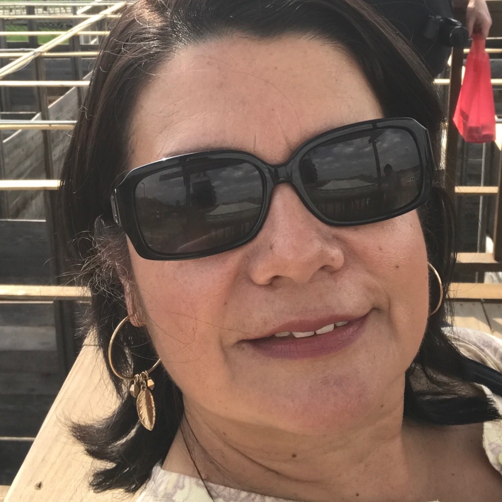 Meet your Posher, Alma